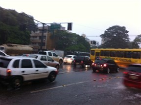 Chuva causa alguns transtornos em Maringá
